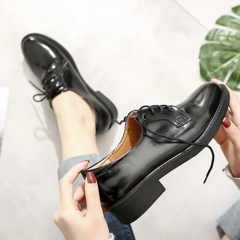 Sapatos Zoe com atacadores