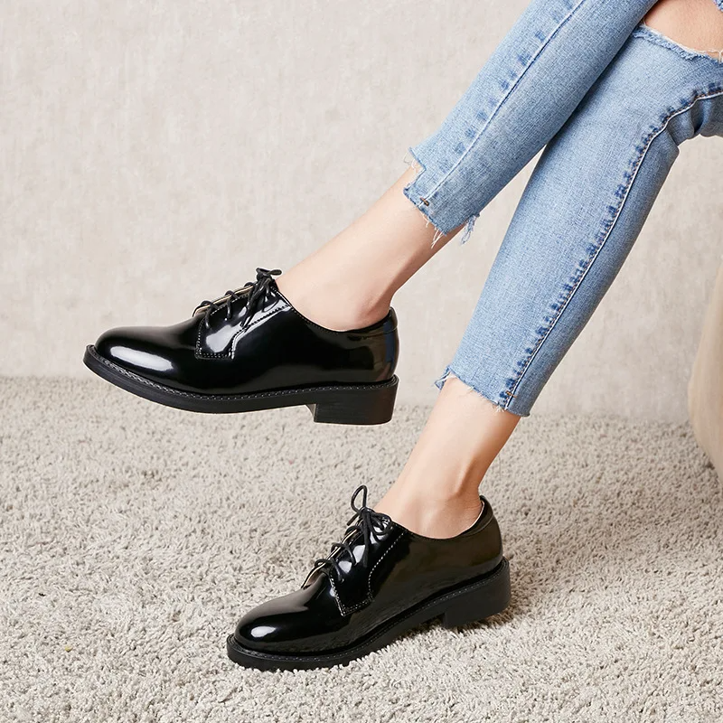 Sapatos Zoe com atacadores